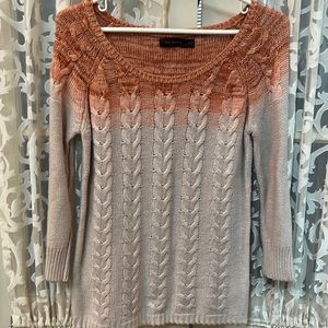 Cable knit swear, three quarter length sleeve
